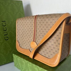 Authentic Gucci Sherry Leather Crossbody/Shoulder Bag.